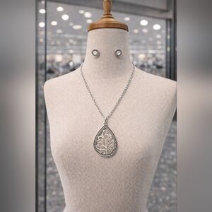 Belk necklace and earring set